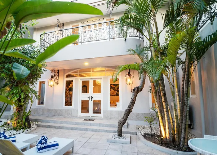 D 3 Br In Villa